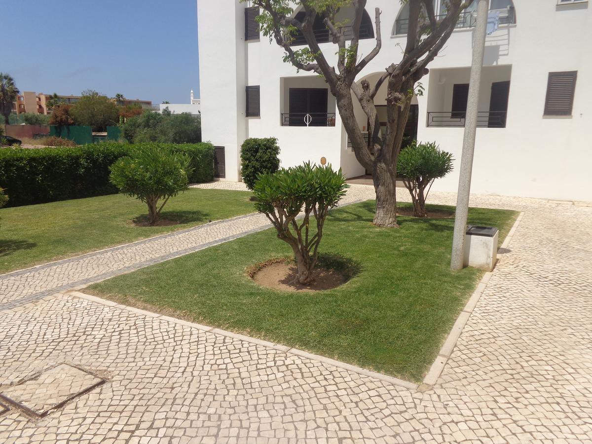 אלבופיירה Apartamento Praia Dos Salgados מראה חיצוני תמונה